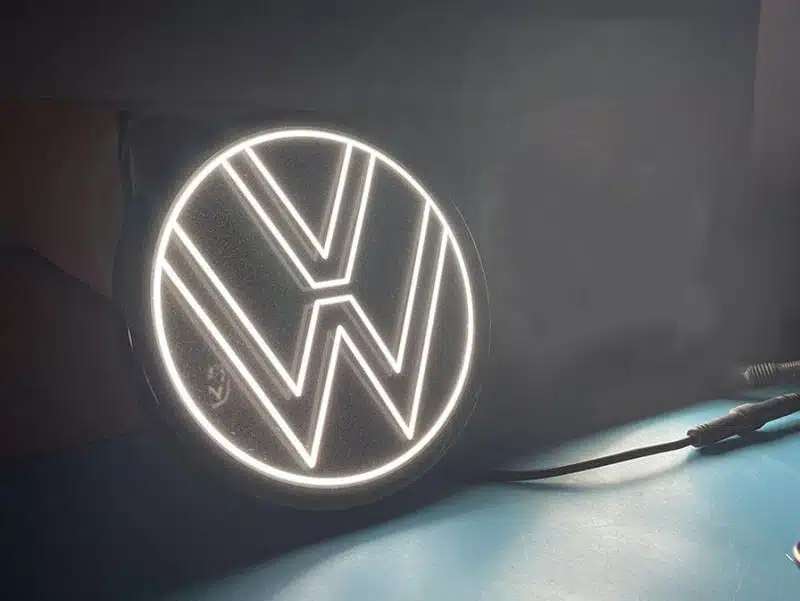 VW Caddy Light Up Emblem – LED Badge for Caddy Van & Life (2021–Present) 6 VW Line Style LED Emblem